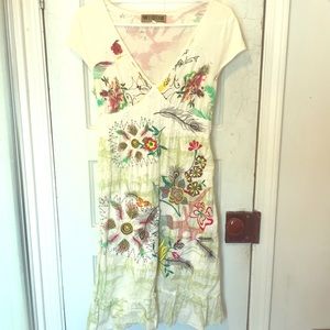 Embroidered white cap-sleeve Dress